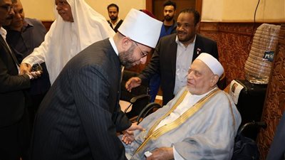 وزير الأوقاف يشهد احتفال الطرق الصوفية بالعام الهجري الجديد من مسجد الحسين