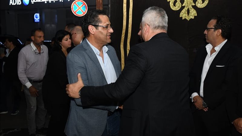 نجوم الفن والإعلام بعزاء والد تامر عبد المنعم