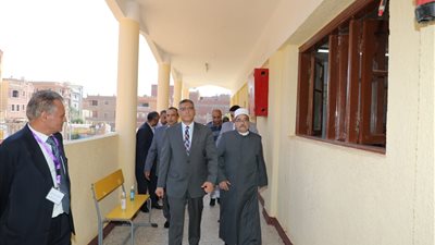 محافظ الجيزة يتفقد امتحانات الثانوية الأزهرية بمعهد كرداسة