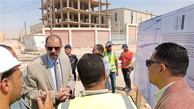 محافظ سوهاج يتفقد بدء العمل في إنشاء مجمع الصناعات الغذائية لتجفيف البصل والثوم
