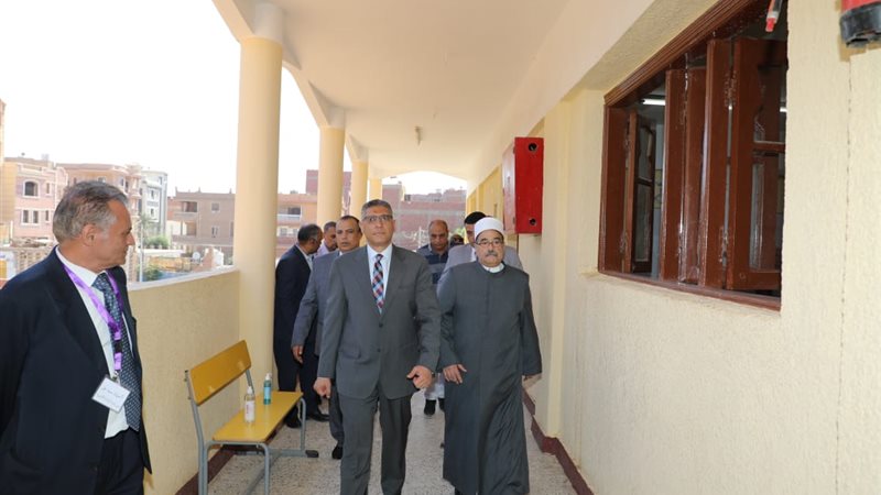 زيارة المحافظ
