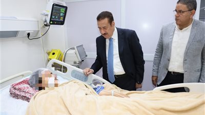 محافظ المنوفية يزور مصابات حادث الطريق الإقليمي للاطمئنان على حالتهن الصحية