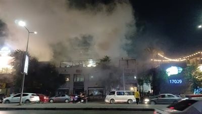 معاينة حريق مطعم شهير في شارع جسر السويس بمصر الجديدة (صور)