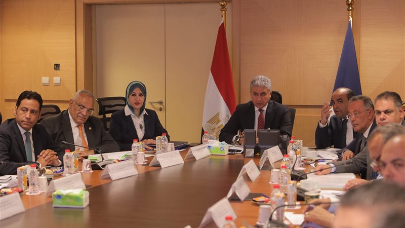 وزير السياحة خلال الإجتماع