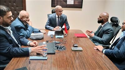 نائب وزير الإسكان يبحث مع شركة عالمية توطين صناعة العدادات والطلمبات