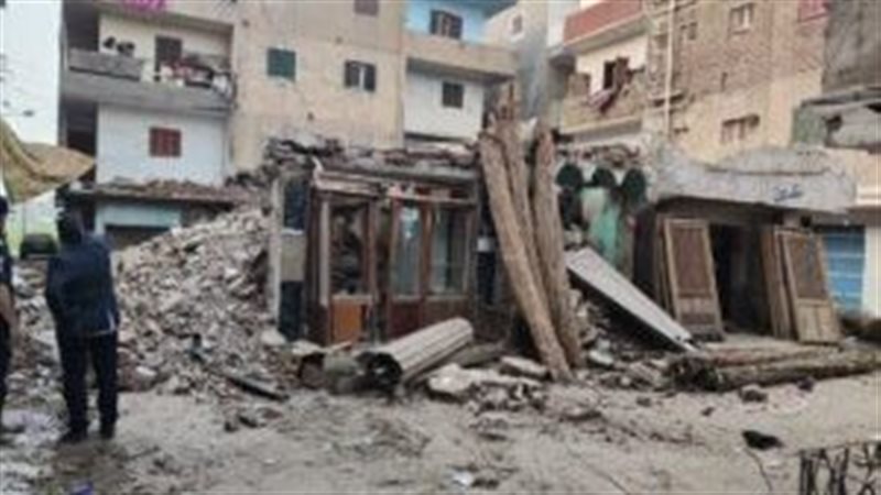 انهيار عقار -ارشيفية