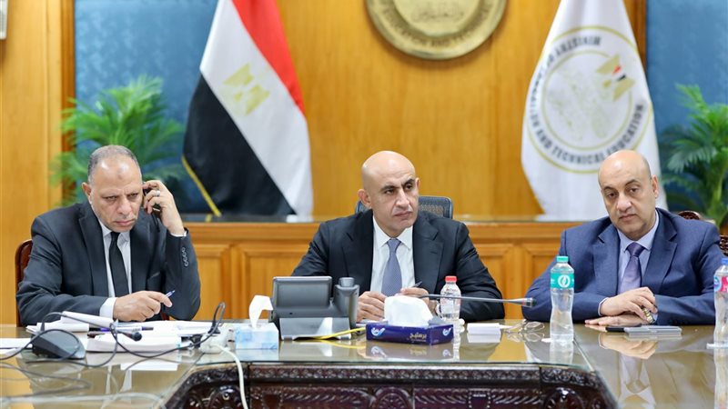 خلال المتابعة 