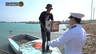 الداخلية توزع مساعدات عينية على الأولى بالرعاية بمناسبة ذكرى ثورة 30 يونيو