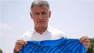 نيوم السعودي يعلن تعاقده مع المدرب الفرنسي جالتييه