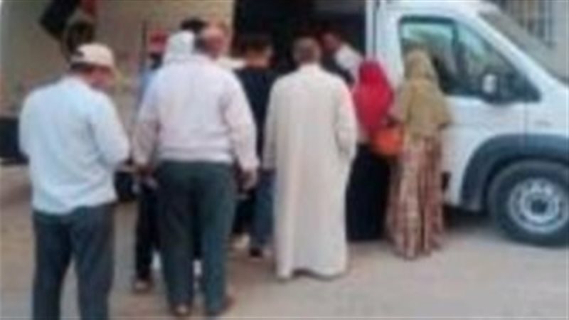 جانب من إقبال المواطنين 