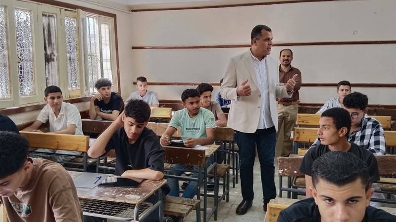 الأستاذ ياسر عمارة وكيل تعليم دمياط