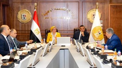 البيئة: مشروع الأتوبيسات الكهربائية يخفض 23% من غازات الاحتباس الحراري