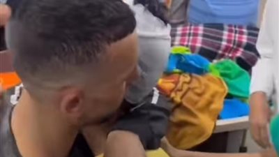 انهيار شاب فلسطينى عند التعرف على والدته الشهيدة