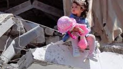 «نفسي أهلي يكونوا معاي»..  بين ليلة وضحاها أطفال فلسطين يصبحون أيتاما