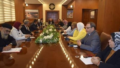 محافظ بورسعيد يعقد الاجتماع الدوري للمجلس الإقليمي للسكان