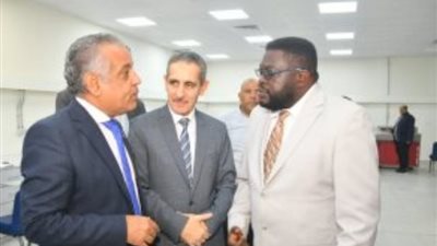 وفد رجال الأعمال الأفارقة يتفقد مصانع الغزل والنسيج فى المحلة