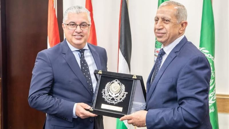 رئيس المنطقة الاقتصادية لقناه السويس
