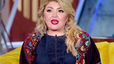 مها أحمد تسب جمهورها: «يا خدمات بطلوا كفاية»