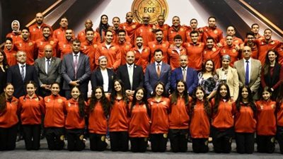 وزير الرياضة يكرم أبطال منتخب الجمباز ويسلمهم مكافآت البطولات