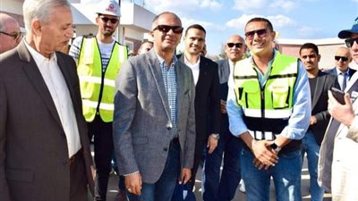 نائب وزير الإسكان يتفقد مشروعات الصرف الصحي بالمناطق الريفية بالدقهلية