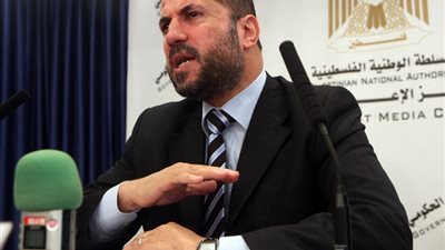 مستشار الرئيس الفلسطيني: الصمت الدولي يزيد المجازر الإسرائيلية