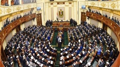 رئيس النواب: «اللى هيتكلم ويخرج هنضع اسمه في البلاك ليست»