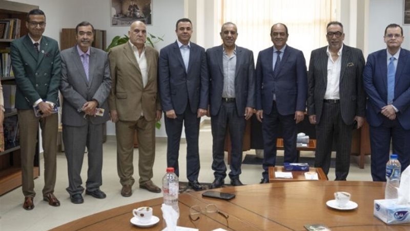وفد اتحاد الصناعات يزور جامعة النيل