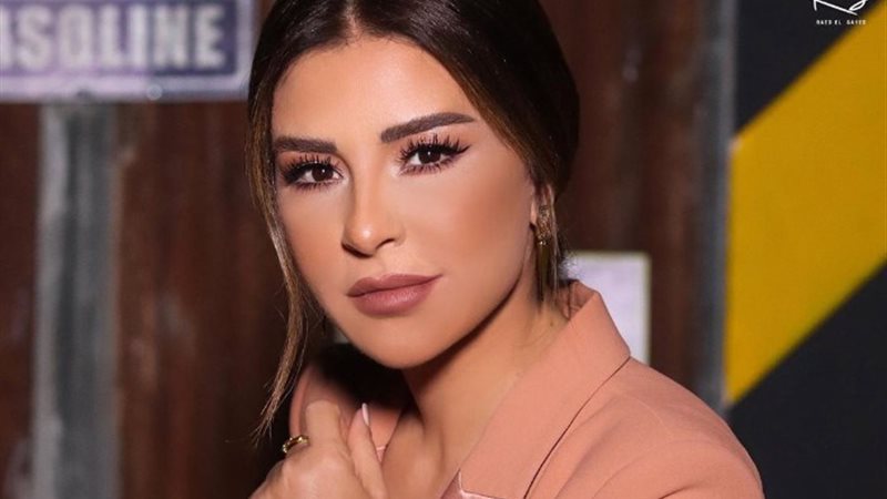 الفنانة اللبنانية ماجي بو غصن