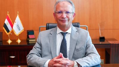 عمرو محفوظ عن الذكاء الاصطناعي: تكنولوجيا خطيرة تهدد الوظائف ويجب تحجيمها