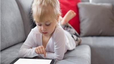 أحداث غزة.. طبيب نفسي يكشف مدى تأثير المشاهد الدموية على الأطفال