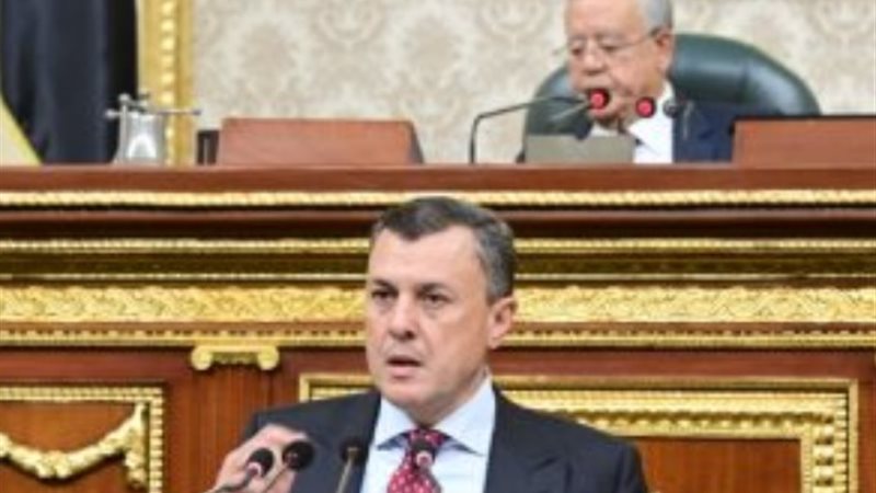أحمد عيسى وزير السياحة والآثار