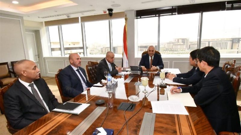 من جانب الاجتماع