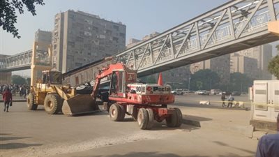 سقوط كوبري مشاة بشارع أحمد عرابي بالمهندسين