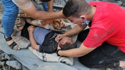 انتشال عشرات الشهداء من شارع صلاح الدين وعدد من المناطق فى غزة
