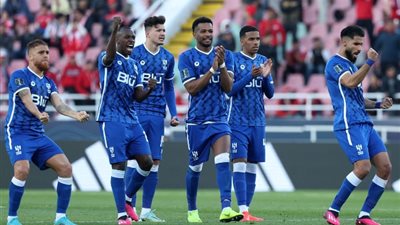 الهلال يدخل التاريخ ويمطر الحزم بتسعة أهداف نظيفة في دوري روشن