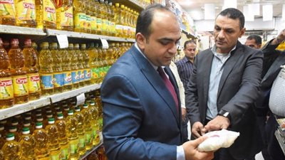 جولة مفاجئة على المنافذ والمجمعات الاستهلاكية بالإسكندرية لضبط الأسعار