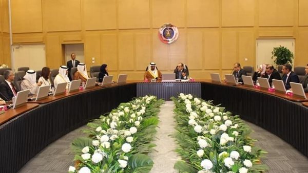 خلال الجلسة