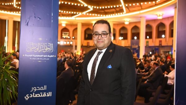محمود عز الأمين العام