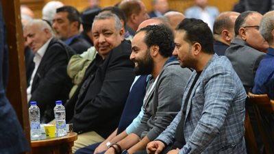 نجوم الفن يقدمون العزاء في الراحل طارق عبد العزيز