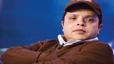 محمد هنيدي عن وفاة طارق عبد العزيز: «كسرت قلوبنا ياصديق العمر»