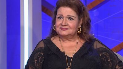 ميمي جمال تعيش انتعاشة فنية بـ3 أعمال دفعة واحدة