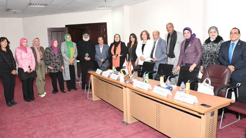جانب من ندوة المركز الثقافي بالكاتدرائية