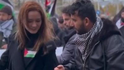 متظاهرة أيرلندية: الإسلام سلاح غزة لمواجهة الاحتلال