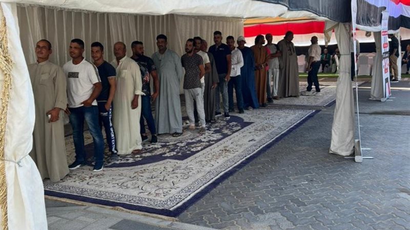 المصريون بالخارج