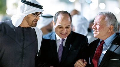 الرئيس السيسي وبن زايد والملك عبدالله أثناء الاحتفال باليوم الوطني للإمارات