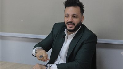 إيساف: أبويا وأخويا بيشجعوا فريق منافس لفريقي