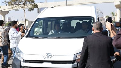 وصول جثمان الفنان أشرف عبد الغفور لمسجد الشرطة