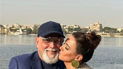 أول ظهور لـ ريهام عبد الغفور خلال تشييع جثمان والدها من مسجد الشرطة