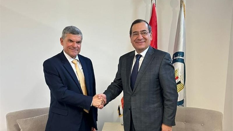 وزير البترول والثروة المعدنية ووزير الطاقة والصناعة والتجار