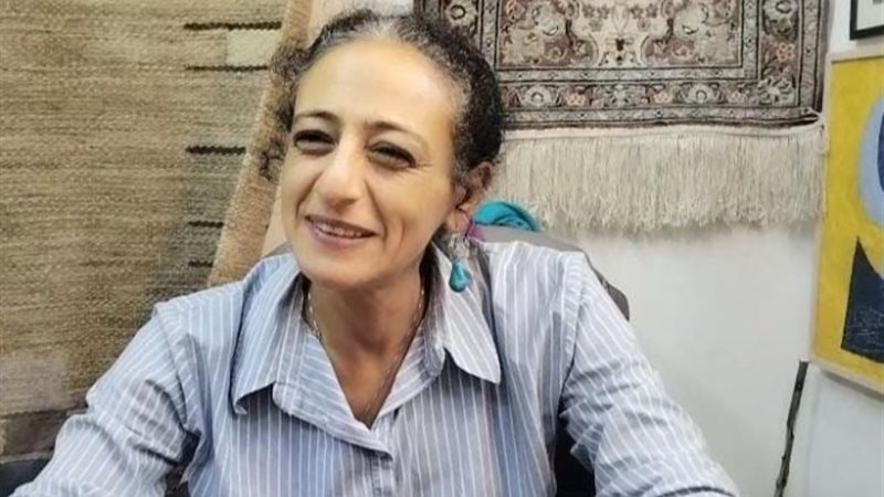 الفنانة منى خطاب